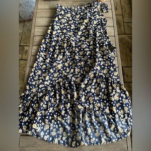 Adorable and Flattering Flower design Skirt Size Medium